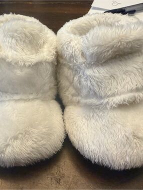 UGG Kids white Plush Booties
